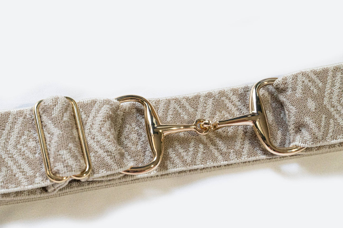 1.5" Elastic Belt - Gold Snaffle